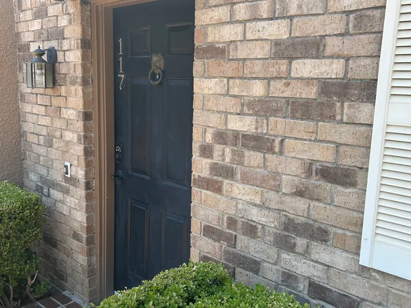 3320 Reagan St APT 117, Dallas, TX 75219