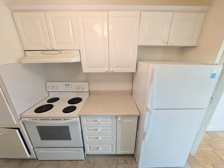 1603 Bathurst St — Photo 27