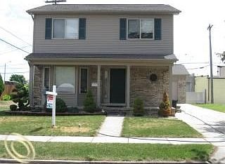 1st image of 929 1st St