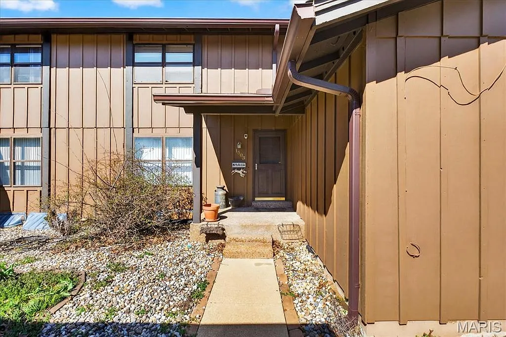 1503 Hampton Ct photo 1