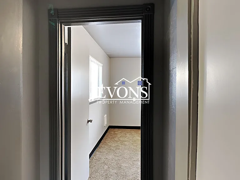 1017 E Spruce St #1/2 — Photo 20