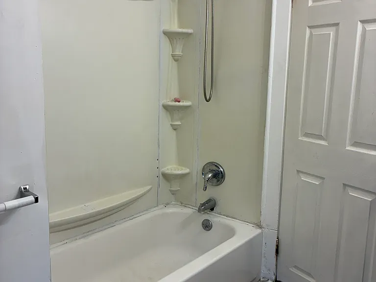 255 Poplar St #3 — Photo 4