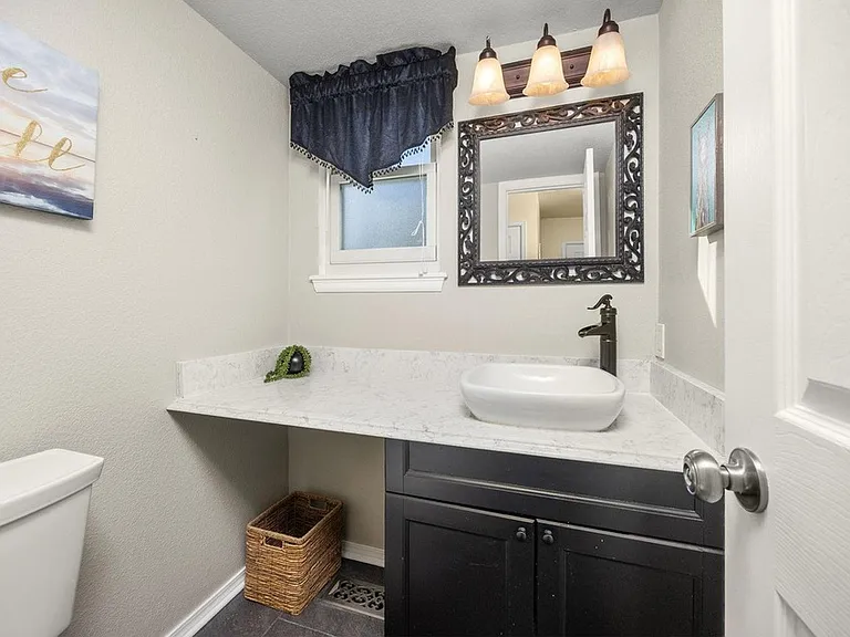 387 Oak Ln — Photo 7