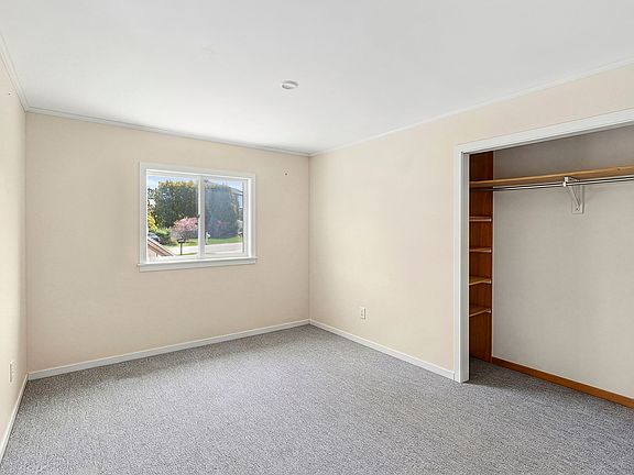 3rd image of 17 Gates Ave