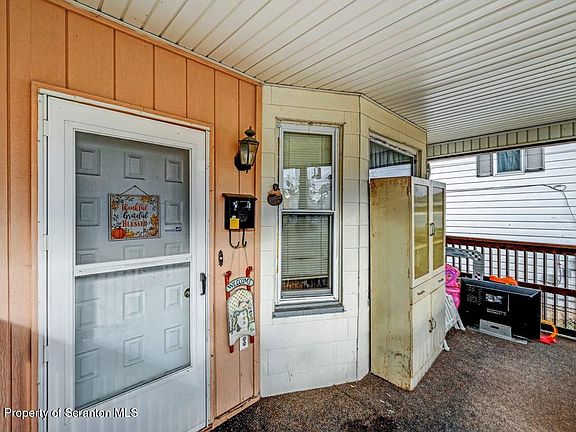 3rd image of 315 N Lincoln Ave