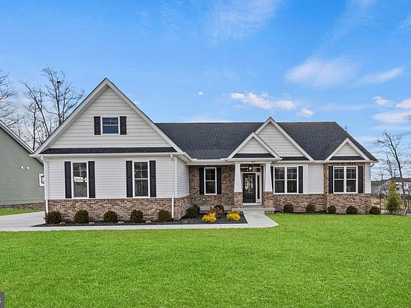 2nd image of 307 Summerfield Dr