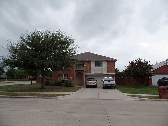 5th image of 900 Peacock Dr