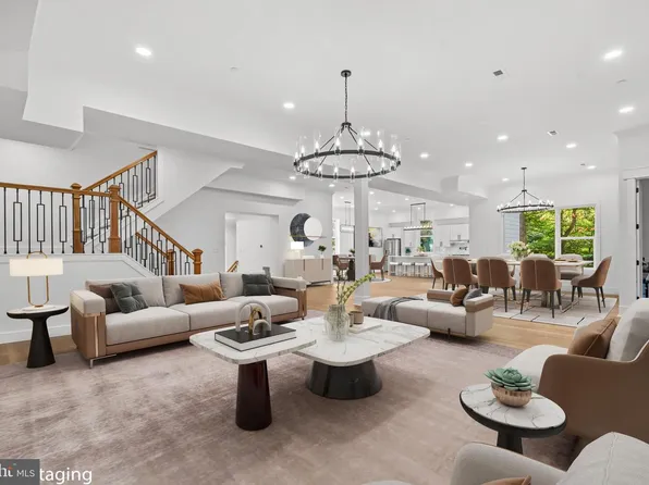 811 Sligo Creek Pkwy, Takoma Park, MD 20912