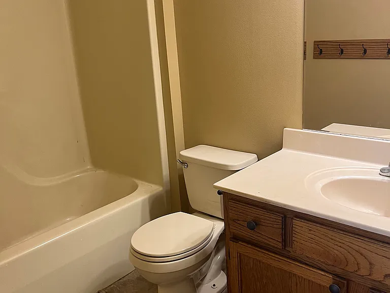 2105 Jonathan Ln — Photo 5