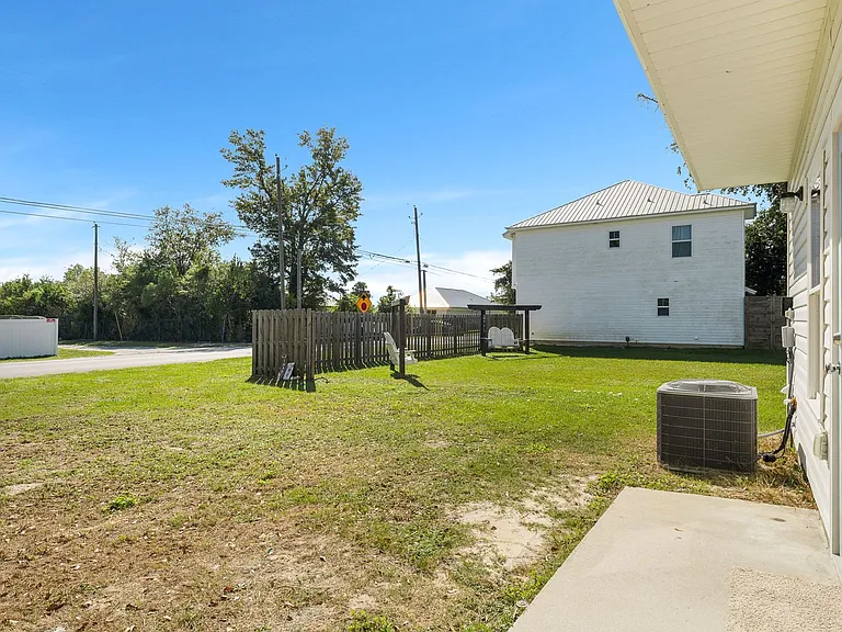 315 N Gay Ave — Photo 32