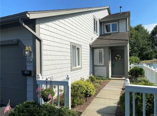 424 Summerhaven Dr N, East Syracuse, NY 13057