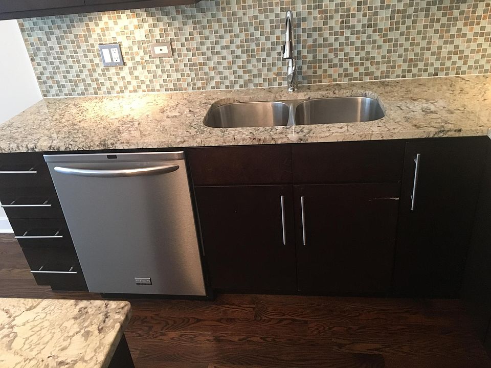 1st image of 3639 W Montrose Ave APT 3W