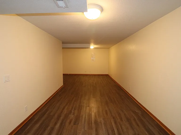 2120 Thompson Dr — Photo 27