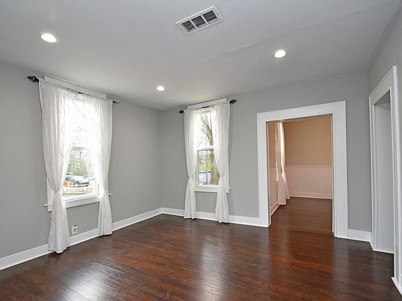 4th image of 51 Shadybrook Dr
