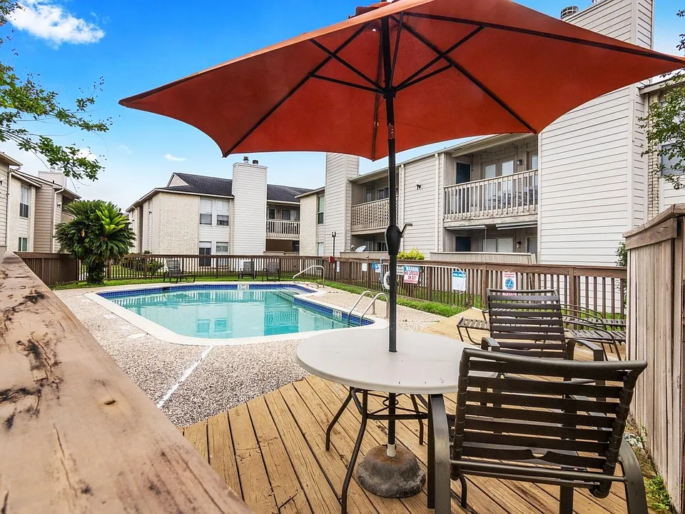 3919 Fairmont Pkwy #148
