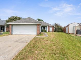 102 Weeping Willow Blvd, Broussard, LA 70518