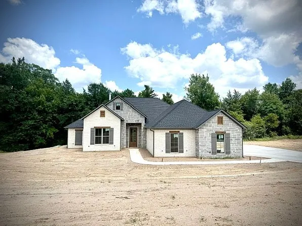 409 Brooks Dr, Gladewater, TX 75647