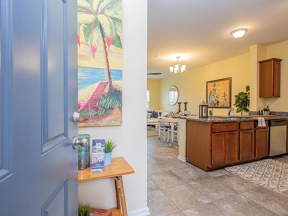 4th image of 807 Servia Dr