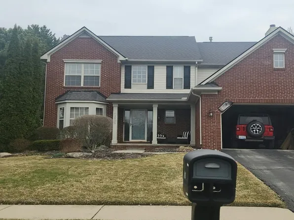 2005 Marie Dr, Lake Orion, MI 48360