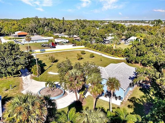 5th image of 1345 Barrett Rd