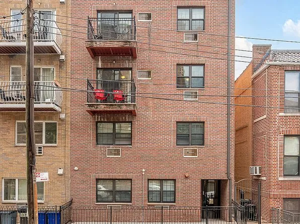 2829 35th St, Astoria, NY 11103