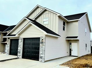 701 Mahogany Ct #B, Warrensburg, MO 64093