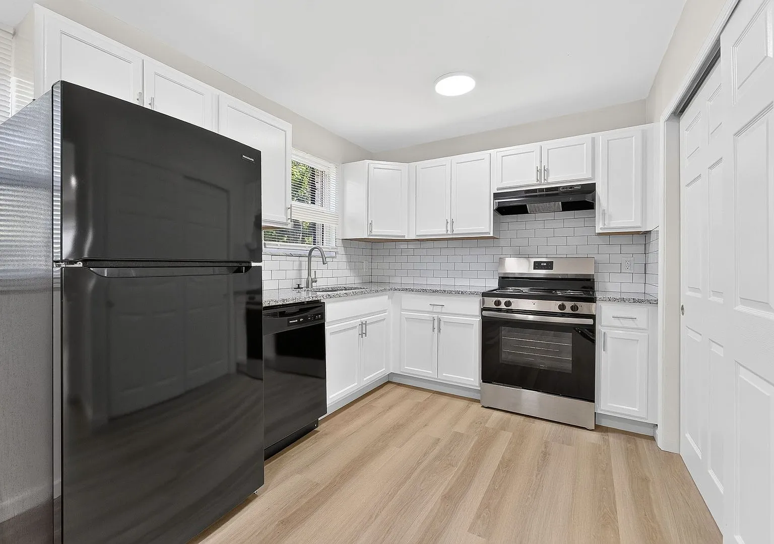 Updated 4 Bedroom Home - Available Now! — Photo 2