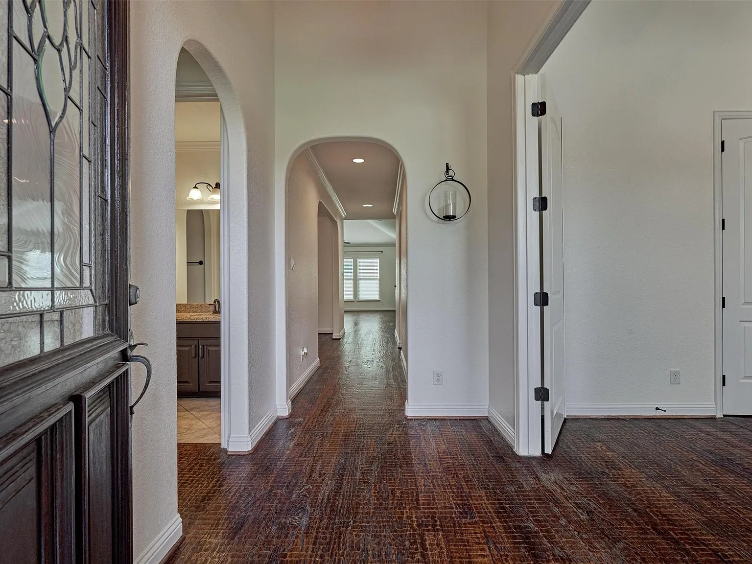 3 bed, 2.5 bath, 2171 sqft, $2,700 — Photo 3