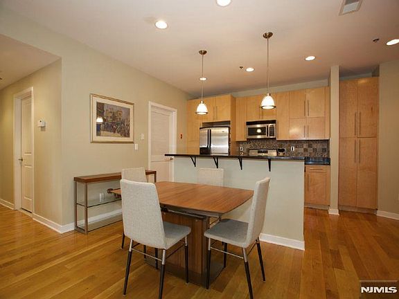 5th image of 83 Monroe St APT 4B