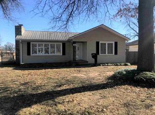 1652 S Main St, Blackwell, OK 74631