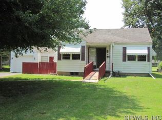 16 Friendly Dr, Belleville, IL 62226
