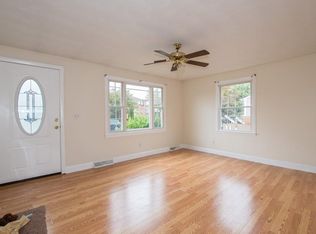 137 Parkview Dr, Pawtucket, RI 02861