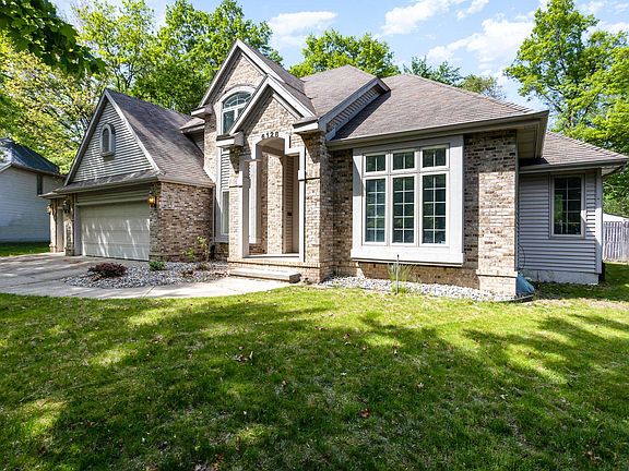 3rd image of 6128 Londonberrie Ct