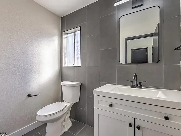 4572 Wisconsin Ave — Photo 2