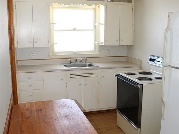 3rd image of 510 Bartlett St