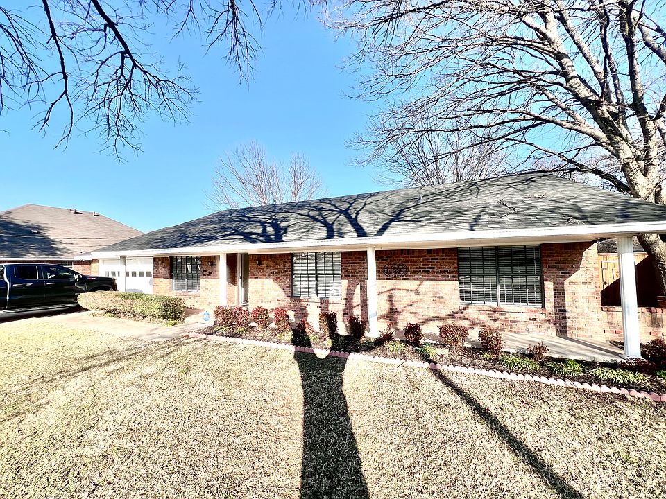 1st image of 818 Fairlawn Dr