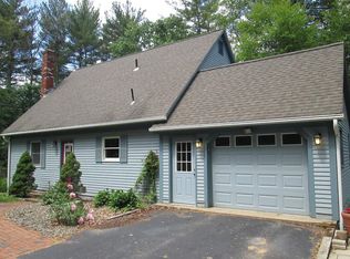 23 Lakeshore Dr, Sturbridge, MA 01518