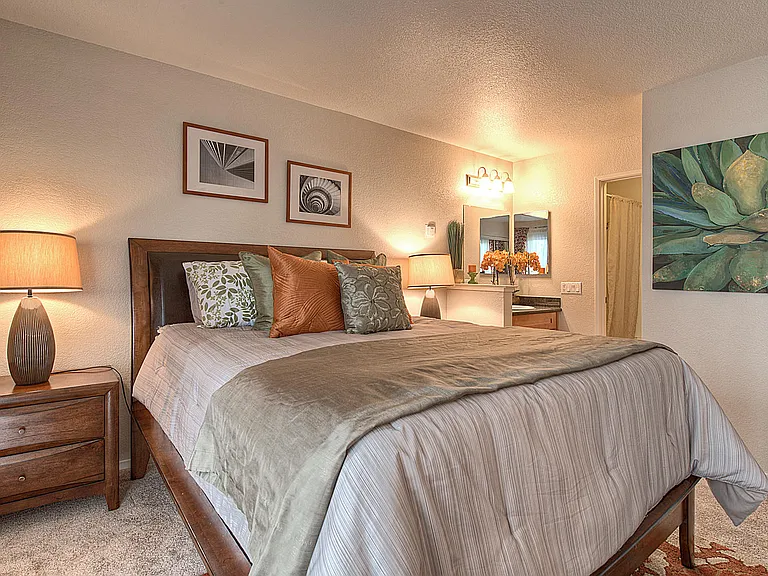 Regency Square Apartments — Photo 9