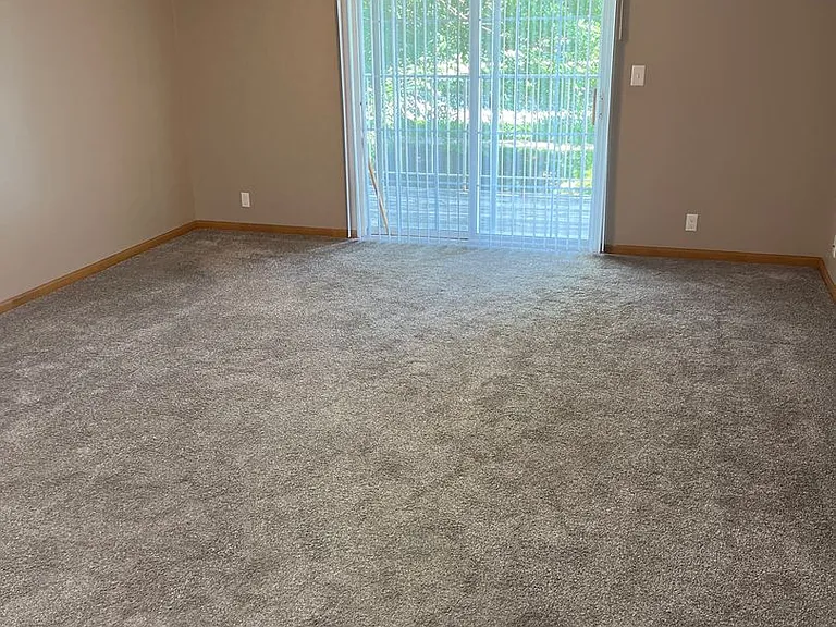 Deer Park Apartments — Photo 27