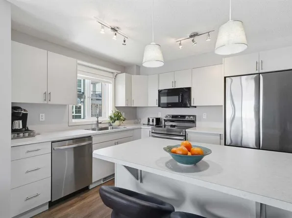 279 S Copperpond Cmn SE #4201, Calgary, AB T2Z 0S4