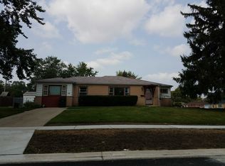 190 Chandler Ln, Hoffman Estates, IL 60169