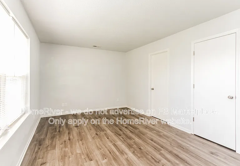 102 Winterberry Ln — Photo 7