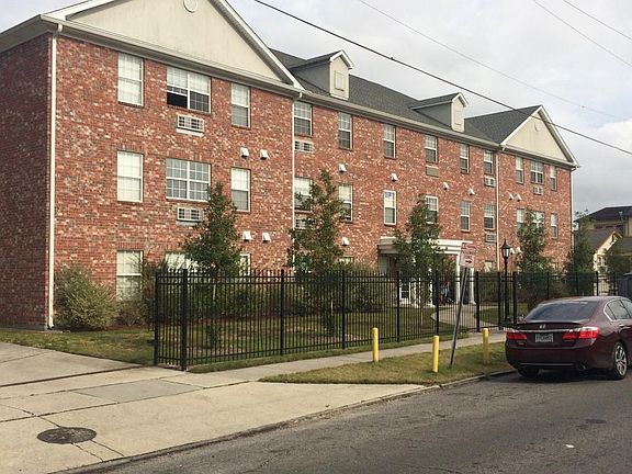 2nd image of 2217 Lapeyrouse St APT 23