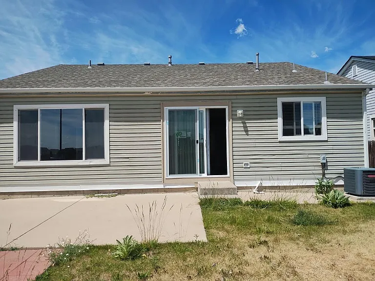 15720 E 48th Pl — Photo 2