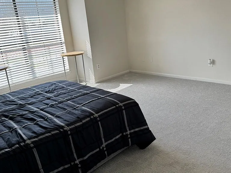 3130 Walnut Bend Ln #424 — Photo 14