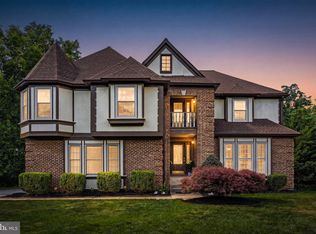 14 Stafford Ct, Sterling, VA 20165