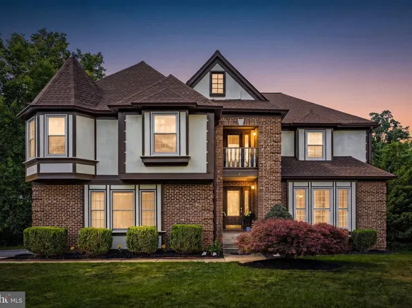 14 Stafford Ct, Sterling, VA 20165