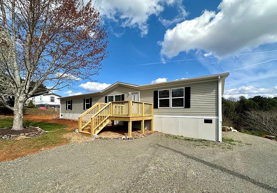 115 Weddle St, Hillsville, VA 24343 | Zillow