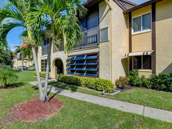 334 Pine Ridge Circle #B-1, Greenacres, FL 33463