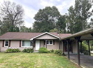 952 E Booe Rd, Austin, IN 47102